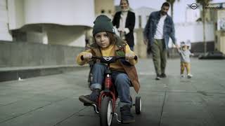 MINI by Easywalker Buggy GO  Lifestyle video  Racing the bike [upl. by Eima]