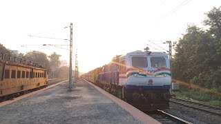 17411  Mahalaxmi Express With KYN Tricolor WDP4D Arriving Kolhapur SCSMT  Indian Railways [upl. by Wilscam590]