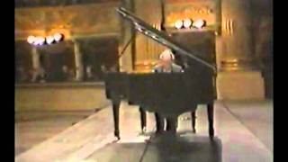 Vladimir Horowitz live in Milano 1985 Scarlatti Schumann Scriabin Schubert Liszt Chopin [upl. by Wickham]