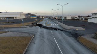 Islanda il Fagradalsfjall minaccia leruzione voragini nelle strade Evacuata larea di Grindavik [upl. by Yraht483]