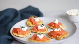 Blini met gerookte zalm [upl. by Saitam57]