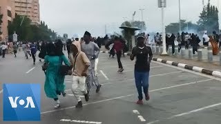 Nigeria Police Fire Guns Beat Protesters During Shiite Protest in Capital [upl. by Oaht]