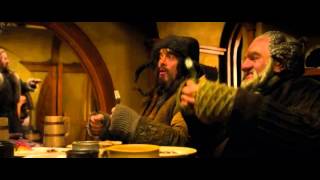 Le Hobbit chanson des nains fessant la vaisselle chez Bilbo [upl. by Eceela]