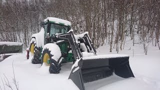 Moving Snow  John Deere amp Westbjørn E2450  Snowblowing [upl. by Einnaffit431]