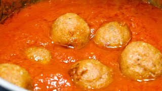 How Traditional Italian Meatballs in Tomato Sauce are Made  Claudia Romeo [upl. by Darell]