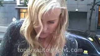 Daryl Hannah  Signing Autographs at Barnes and Noble in NYC [upl. by Aanas]