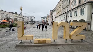 Ort zum Flanieren Linzer Hauptplatz ist autofrei [upl. by Penelopa256]