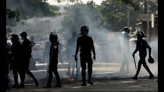 Direct Urgent ça chauffe dans les rues de Dakar manifestants réprimés par les FDS [upl. by Thorn]