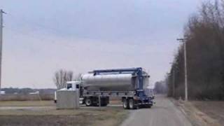 Walinga HOAG Bulk Feed Trailer [upl. by Kristina]