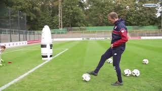 torwartdeTorwarttraining mit S Hoffmeister HechtenBallangriff seitlich flach [upl. by Jeuz]