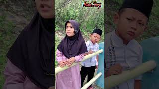 BOLA TIAN JATUH KE WADUK🥲🙈🙏 trending sad love ngeshortsbareng humorsegar humor [upl. by Mackler]