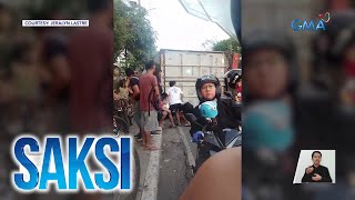 Bisikleta at motorsiklo nadaganan ng tumagilid na truck sa Baseco Maynila  Saksi [upl. by Kryska392]