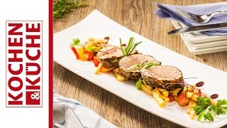 Schweinsfilet im Kräutermantel grillen  Kochen und Küche [upl. by Manchester469]