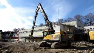 VOLVO EC380D HR Longfront der Fa Isarkies im Einsatz beim Abbruch der Stadtwerke Erding [upl. by Oiraved]