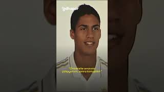 📵 Zidaneın yüzüne telefon kapatan Raphael Varane [upl. by Korten107]