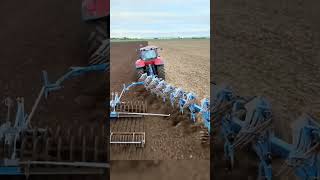 AGRICULTRICES  DECHAUMER AVEC DU MATERIEL AGRI GEANT agricultrice agriculture materielagricole [upl. by Cassella]