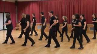 UN BESO Line Dance Dance amp Teach in French [upl. by Sidnak]