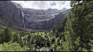 Pyrénées  Cascade de Gavarnie [upl. by Wedurn]