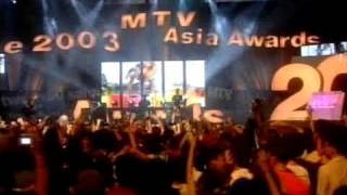 Avril Lavigne  Sk8er Boi  Live  Asia Awards 01242003 [upl. by Deva419]