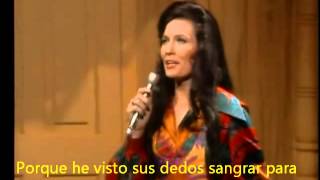 Loretta Lynn quotCoal miners Daughterquot Subtitulos en español [upl. by Ecnatsnoc]