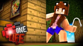 BREAKING INTO HOUSES 😈  Minecraft One Life [upl. by Eimmak]