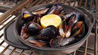 Pira Ovens Recipes  Recetas  Charcoal Oven Mussels  Mejillones al horno de brasa [upl. by Lled]