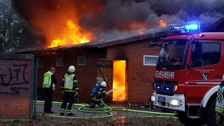 KFZ WERKSTATT IN VOLLBRAND  Schwarze Rauchwolke über der Stadt  Vollalarm Emsdetten 09112024 [upl. by Leroi338]