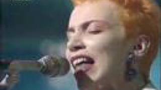 Eurythmics  Here Comes the Rain Again live [upl. by Coretta]