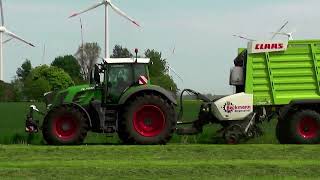 Grassilage 2022 mit Fendt 826 Vario u Claas Cargos 8500 Ladewagen [upl. by Nets]