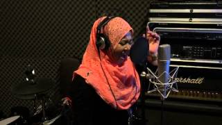 Madah Berhelah Cover By Azlyna Aziz [upl. by Carissa189]