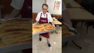 Ankara Ulus’ta Börekçi Hüseyin Ustadan Sarıyer Börekleri…😋😋 [upl. by Nnahaid233]