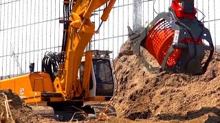 RC BUILDING A ROAD KOMATSU DOZER  ROLLERTRAILER SCREENING BUCKET LIEBHERR 944 THS FUMOTEC [upl. by Nainatrad]