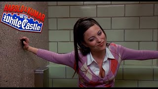 Por Eso Las Mujeres Van Juntas Al Baño quotBatalla de Pedosquot  Harold amp Kumar HD [upl. by Archambault]