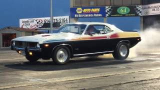 Plymouth Cuda Vs Ford Mustang [upl. by Aihsenor]