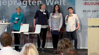 Achtung Digital Gap  Gymnasium Würselen stellt iPadKlasse vor [upl. by Oiretule37]