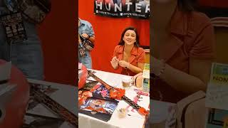 Hunter Deno aka Amelia from PR Cosmic Fury signs Power Sword Red Rangers ONLY rangerstop ATL 2024 [upl. by Anibas713]