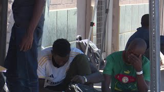 Border Patrol Releasing More Than 200 Migrants A Day Onto Streets of Nogales [upl. by Cotter]