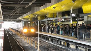 オーバーツーリズムの嵯峨野線京都駅 Overtourism Sagano Line Kyoto Station 202312 [upl. by Aliemaj735]