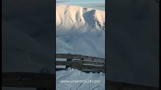 Skifahrer löst Lawine aus [upl. by Holland108]