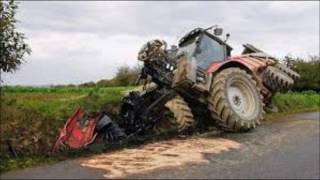 compilation accident de tracteur1 [upl. by Christel162]