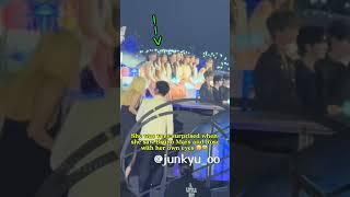 She was very surprised to see Rosé and Bruno Mars with her own eyes rosé brunomars blackpink [upl. by Zoha]