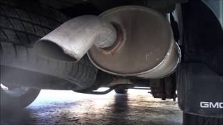 2005 GMC Envoy Cold Start  Stock Exhaust [upl. by Alehs]