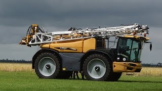 Challenger RoGator RG 655D spraying AGCO Uitleg en informatie Trekkerweb [upl. by Tav538]