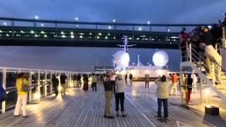 QUEEN MARY 2 CLEARING THE VERRAZANO NARROWS BRIDGE [upl. by Hanako]