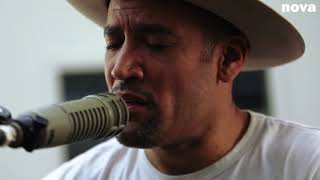 Ben Harper  Waiting On An Angel  Live Plus Près De Toi [upl. by Sellig]