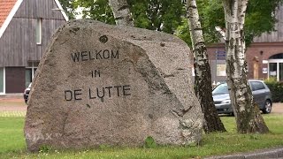 Ajax aangekomen in De Lutte [upl. by Dnesnwot]