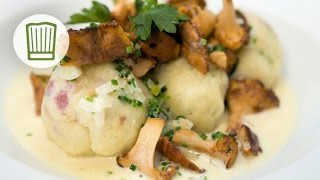 KartoffelSpeckknödel mit Pfifferlingen in Rahmsoße chefkoch [upl. by Bouley]