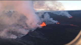 Nouvelle éruption du volcan islandais [upl. by Silvanus]