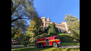 Hasiči zásah požiar v citadele Bojnického zámku Firefighters fire in the citadel of Bojnické Castle [upl. by Ainoval724]