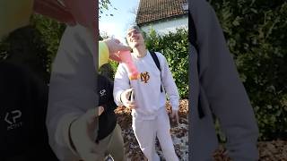 ⁠EnzoKnol voedt Noël op met het juiste drankje 😂⚡️ [upl. by Eerdna517]